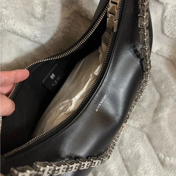 Givenchy Black moon cut out shoulder bag - Picture 6 of 7